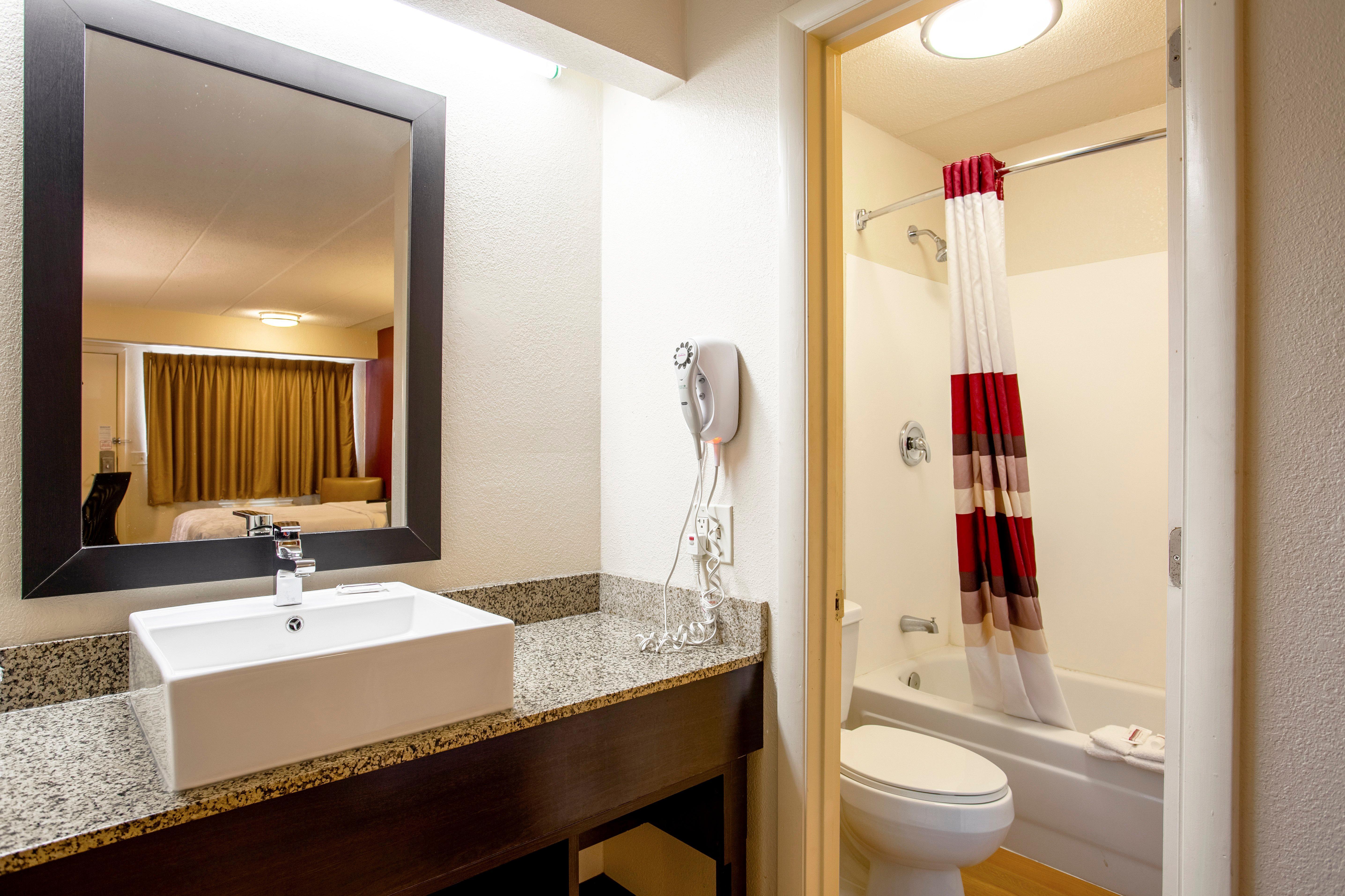 Red Roof Inn Plus+ West Springfield Dış mekan fotoğraf